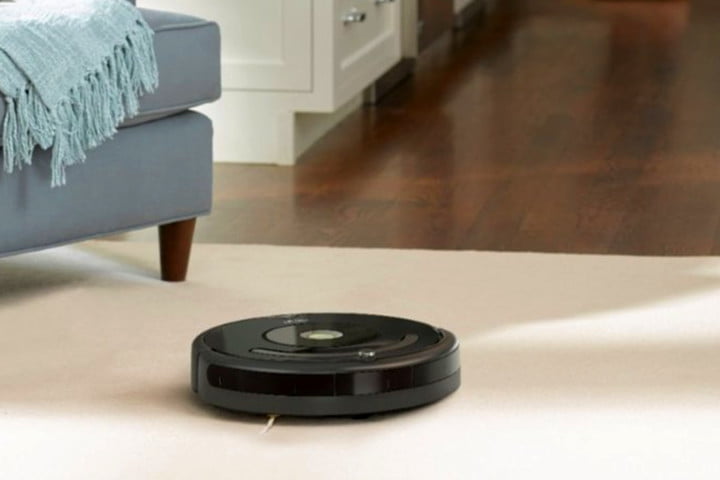 Aspirateur robot Roomba 675 connecté en Wi-Fi